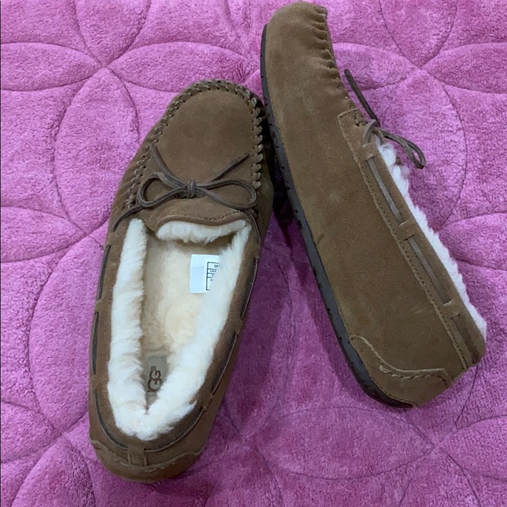 NEW Ugg Dakota Slipper